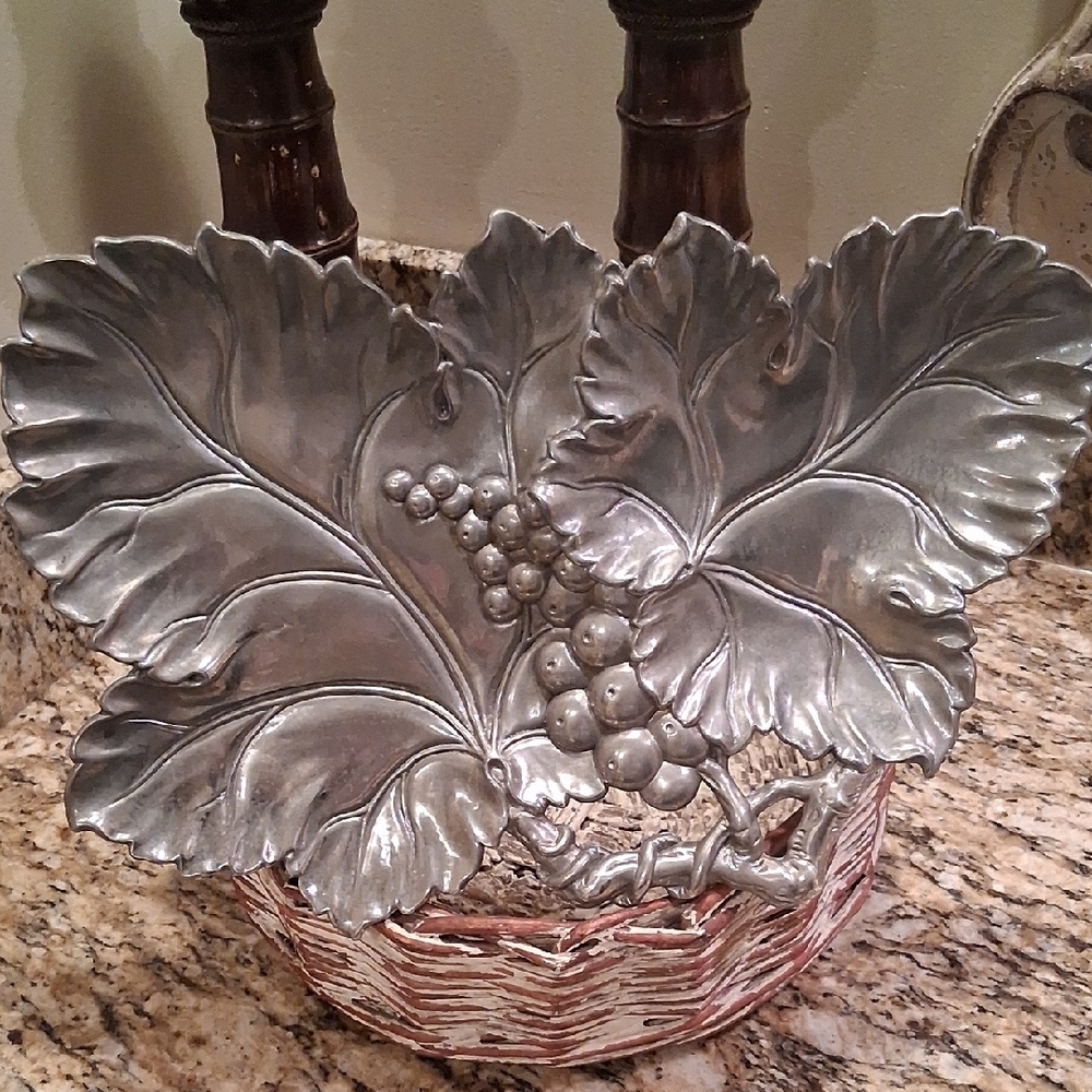 Arthurs Court Grape and Leaves Server Tray